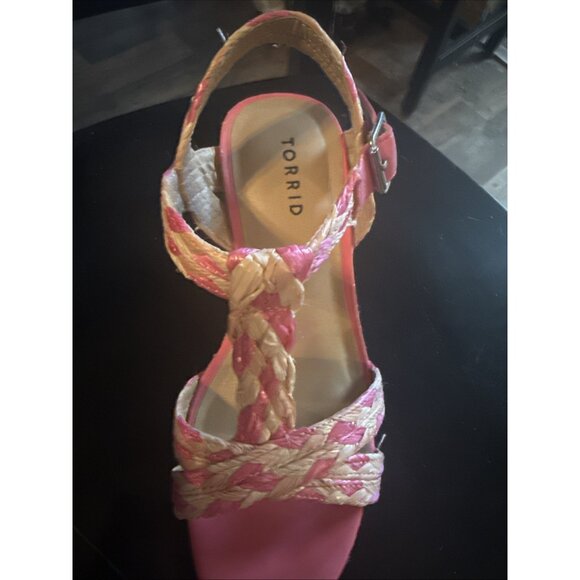 Torrid Womens Strap Size 7.5 Wide  Platform Shoes Raffia Pink Chunky Sandals - Picture 2 of 5
